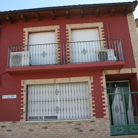 Vivienda Turistica Rural Piskerra Apartment Carcastillo Bilik gambar